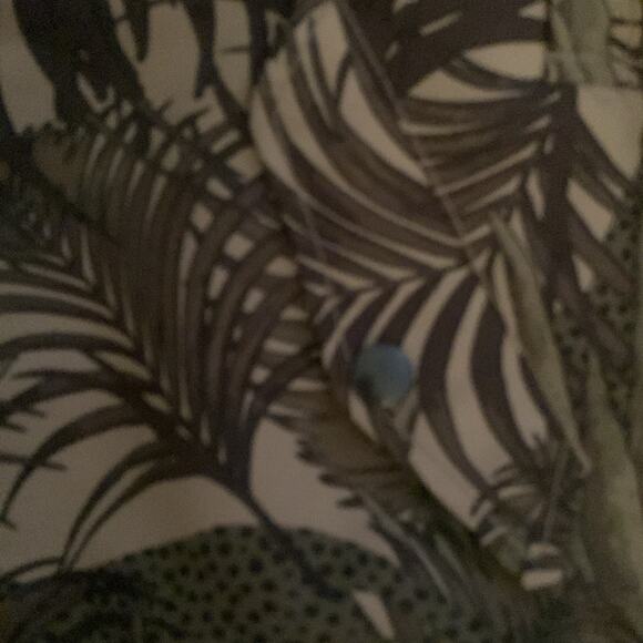 Carine Roitfeld x Uniglo Jungle Bomber - Picture 3 of 7